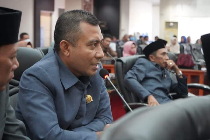 Adizul Syahabuddin Soroti Kelangkaan Elpiji 3 Kg Adizul Syahabuddin Soroti Kelangkaan Elpiji 3 Kg