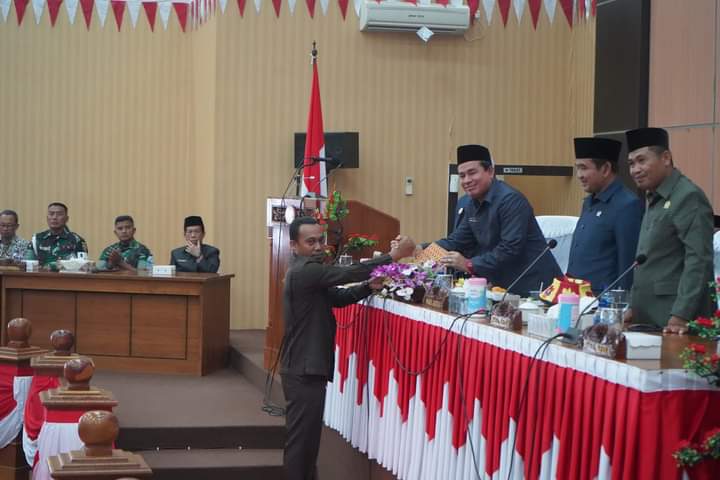 Banggar DPRD Minta Pemda Jaga Kestabilan Harga LPG 3 Kg dan Hasil Pertanian Banggar DPRD Minta Pemda Jaga Kestabilan Harga LPG 3 Kg dan Hasil Pertanian