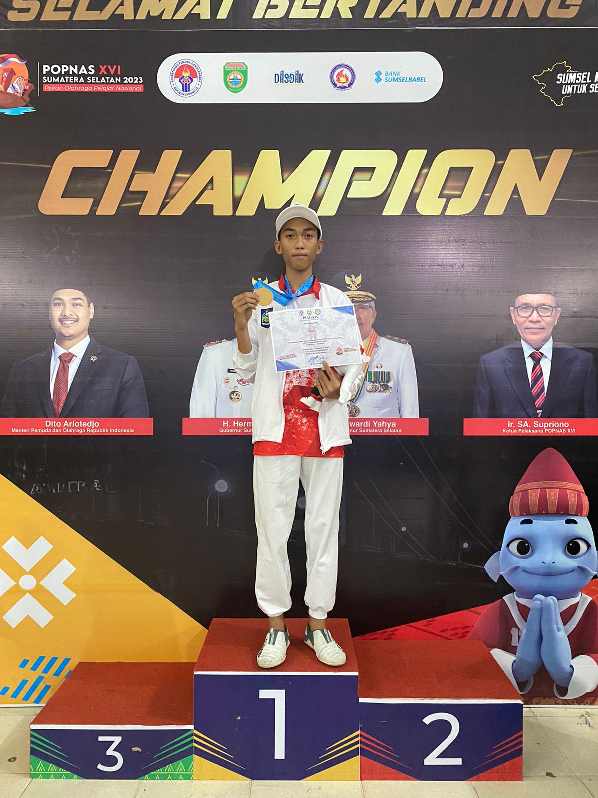 Atlet Taekwondo NTB Asal Sumbawa Listian Irgi Dwiyansyah Raih Medali Perunggu POPNAS