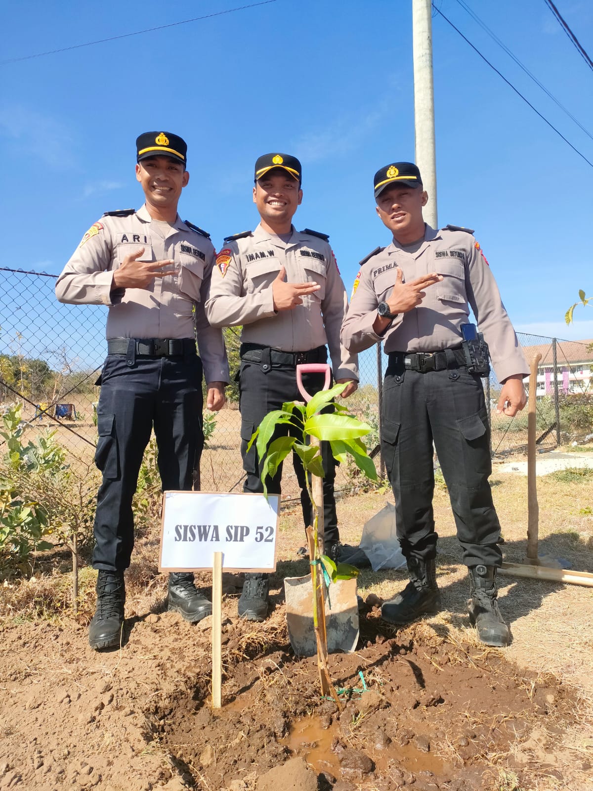 Peduli Lingkungan,  Siswa Sekolah Inspektur Polisi Angkatan 52 Lakukan Penanaman Pohon