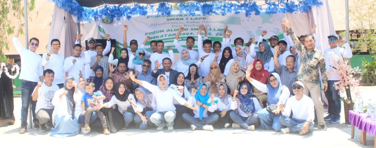 Tiga Angkatan SMAN 1 Lape Reuni, Bantu Sekolah Hingga Bantu Panti Asuhan Tiga Angkatan SMAN 1 Lape Reuni, Bantu Sekolah Hingga Bantu Panti Asuhan