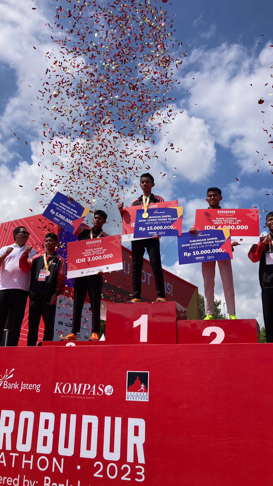 Atlet Kebanggaan NTB Asal Sumbawa Iqra  Syahputra Juara Borobudur Marathon 2023