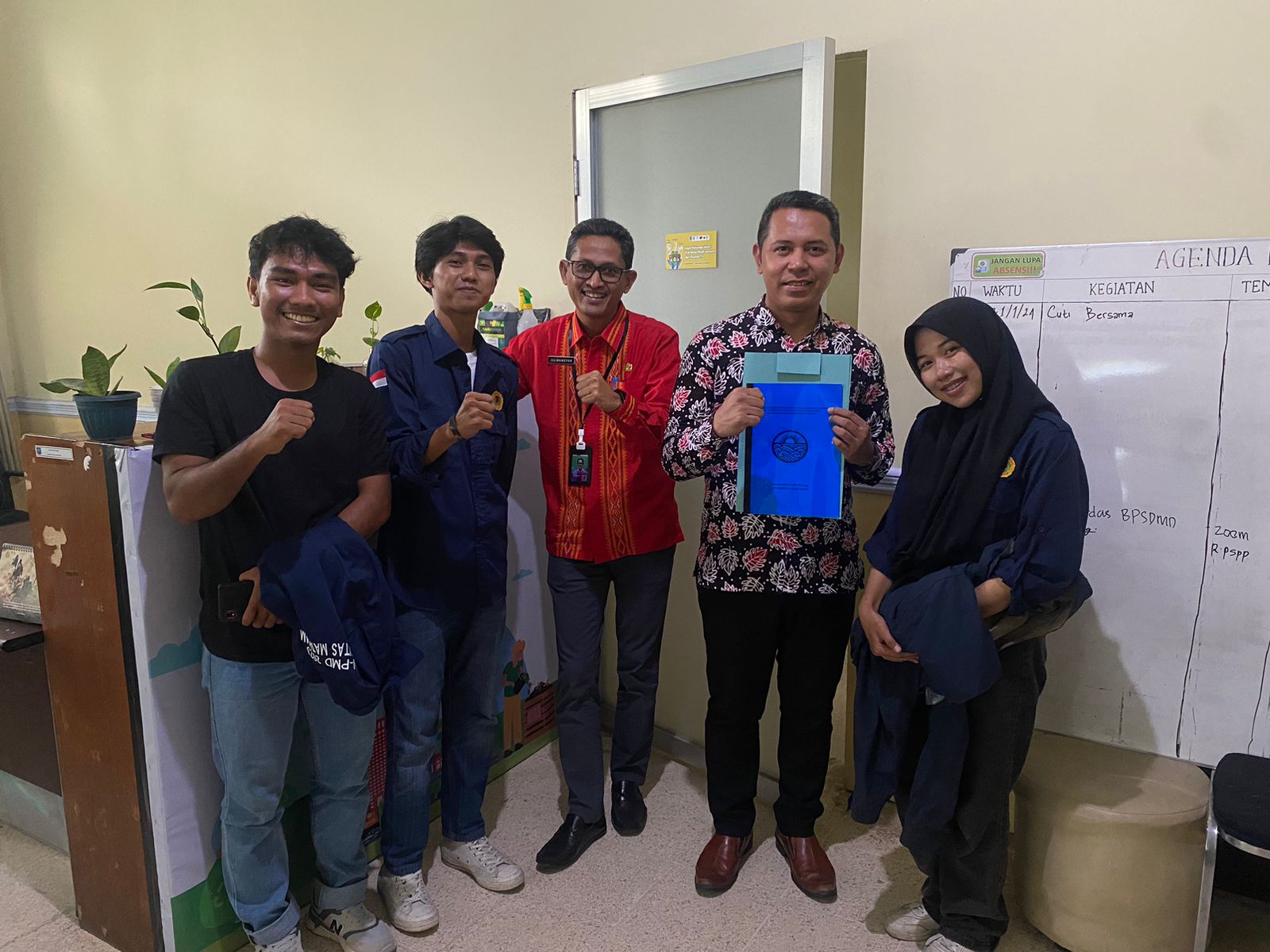Sosialisasikan Biopori, Mahasiswa KKN Libatkan Dinas LHK NTB Sosialisasikan Biopori, Mahasiswa KKN Libatkan Dinas LHK NTB