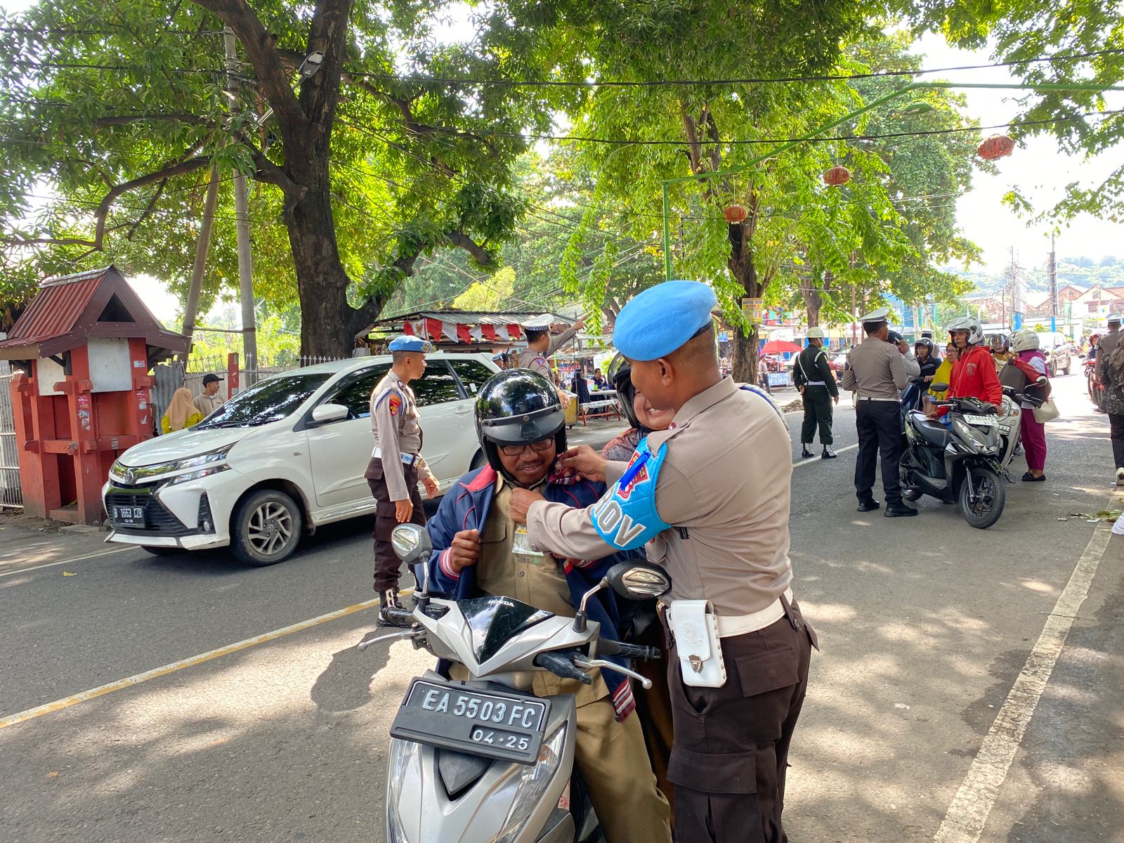 Operasi Keselamatan, Polres Sumbawa Sampaikan Informasi Tertib Berlalu Lintas Operasi Keselamatan, Polres Sumbawa Sampaikan Informasi Tertib Berlalu Lintas