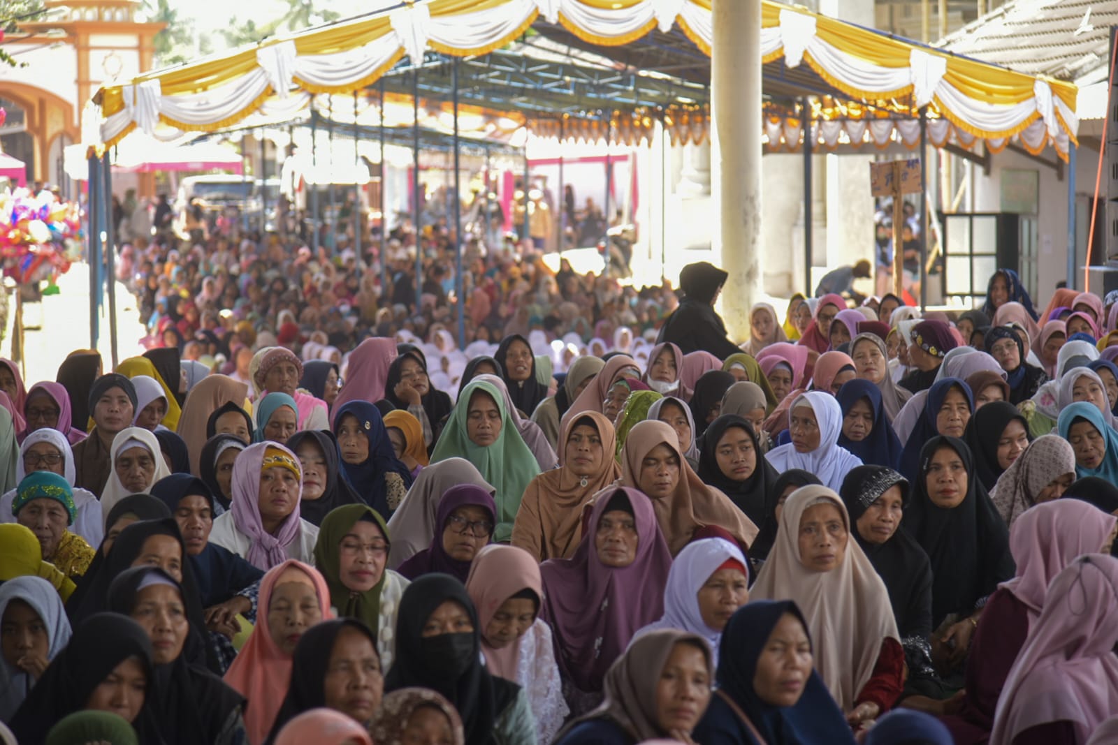 Puluhan Ribu Jamaah dan Alumni Ponpes Al Badriyah Sundak Sepakat Menangkan Zul-Uhel