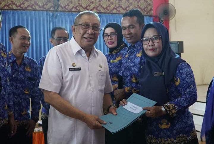 Bupati Minta Guru Beradaptasi dengan Perkembangan Teknologi