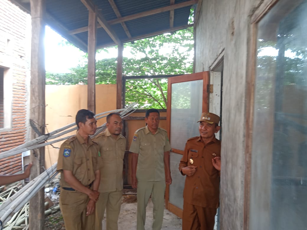 Sidak Kantor Camat Plampang, Wabup Tekankan Pentingnya Pemeliharaan Fasilitas dan Kedisiplinan Pegawai Sidak Kantor Camat Plampang, Wabup Tekankan Pentingnya Pemeliharaan Fasilitas dan Kedisiplinan Pegawai