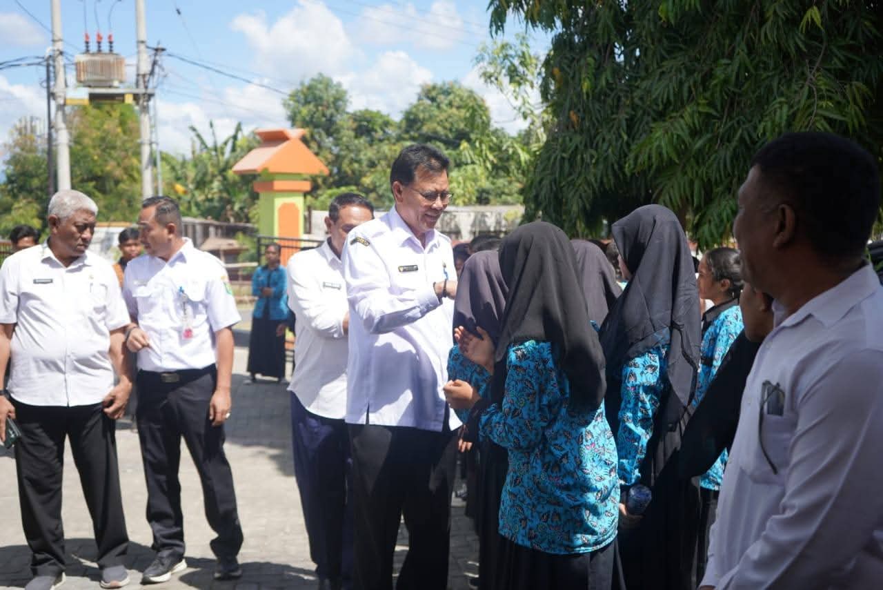 Bupati Jarot Pastikan Sekolah Rakyat Menjadi Solusi untuk Pendidikan Anak Kurang Mampu Bupati Jarot Pastikan Sekolah Rakyat Menjadi Solusi untuk Pendidikan Anak Kurang Mampu