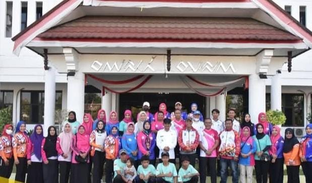 Wabup Sumbawa Lepas Kontingen FORNAS VIII, Harap Pulang Bawa Prestasi Wabup Sumbawa Lepas Kontingen FORNAS VIII, Harap Pulang Bawa Prestasi