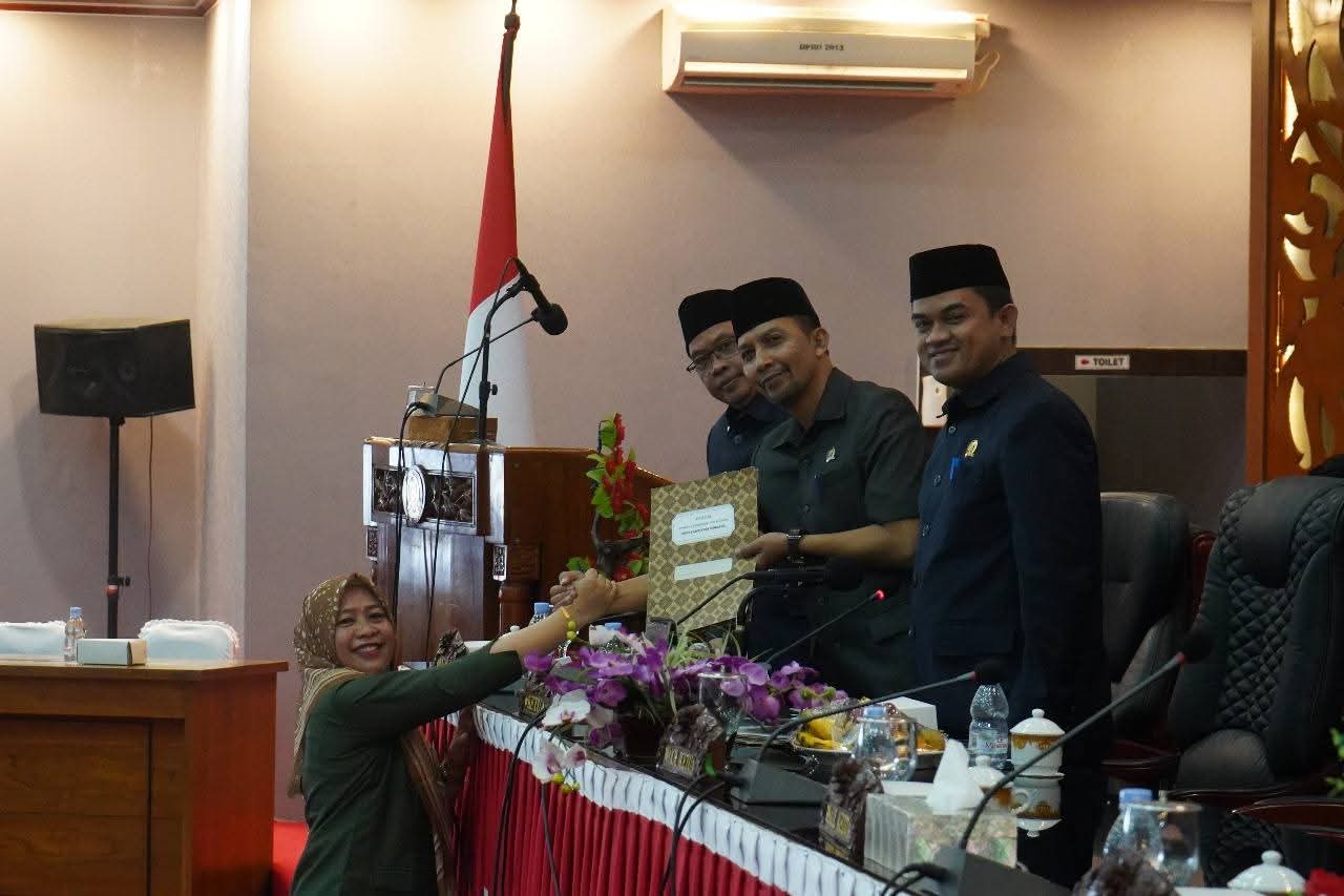 Fraksi PKB Desak Pemerintah Tindak Tegas Ilegal Logging di Hutan Batulanteh Fraksi PKB Desak Pemerintah Tindak Tegas Ilegal Logging di Hutan Batulanteh