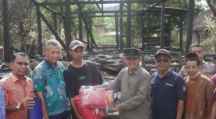 Wabup H. Ansori Gerak Cepat Bantu Korban Kebakaran di Desa Semamung