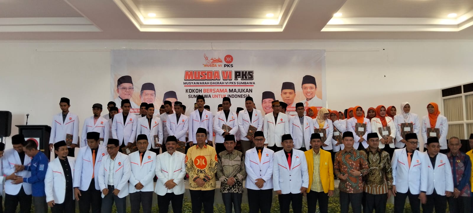 Pengurus DPTD PKS Sumbawa 2025-2030 Resmi Dikukuhkan Pengurus DPTD PKS Sumbawa 2025-2030 Resmi Dikukuhkan