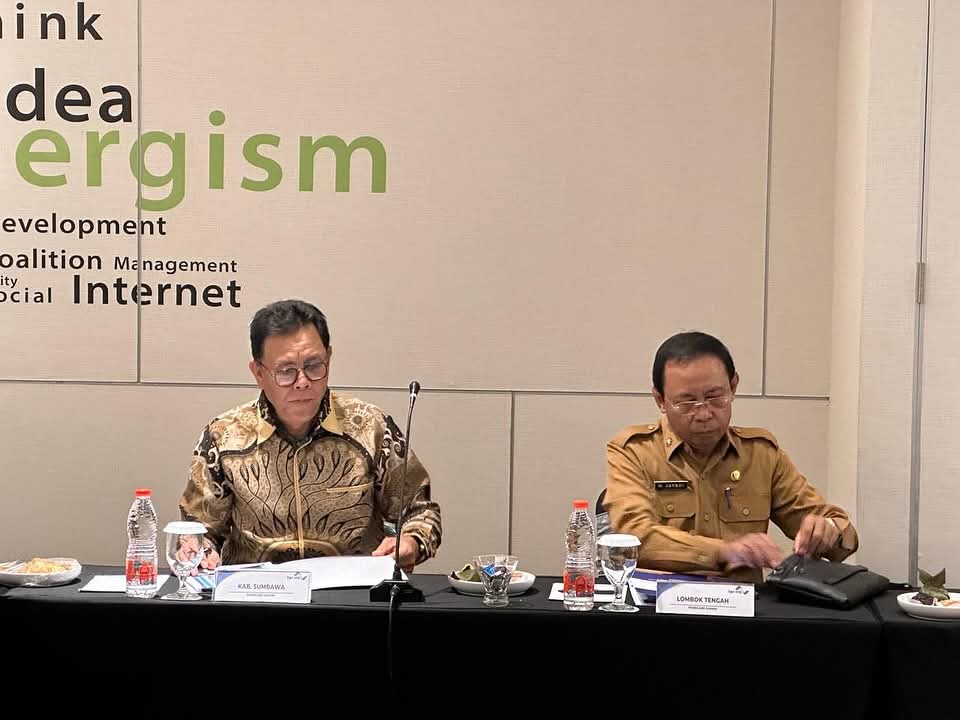 Bupati Sumbawa Hadiri RUPSLB, Bahas Penguatan Tata Kelola BPR NTB Perseroda Bupati Sumbawa Hadiri RUPSLB, Bahas Penguatan Tata Kelola BPR NTB Perseroda