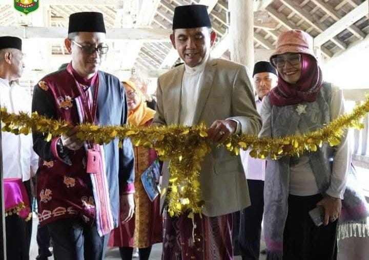Menguatkan Identitas Lokal, Wabup Sumbawa Buka Pameran Budaya NTB