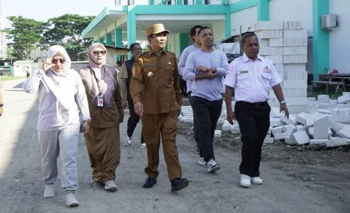 Wabup Tinjau Progres Pembangunan RSUD dan Kondisi Laboratorium Kesehatan Wabup Tinjau Progres Pembangunan RSUD dan Kondisi Laboratorium Kesehatan