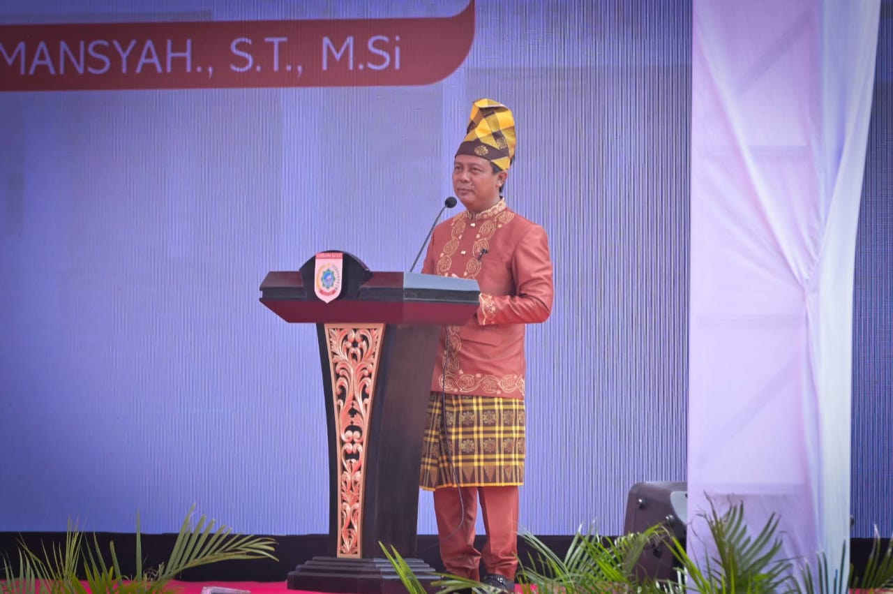 Bupati Serahkan 12 Unit Ambulance TRC ke Puskesmas