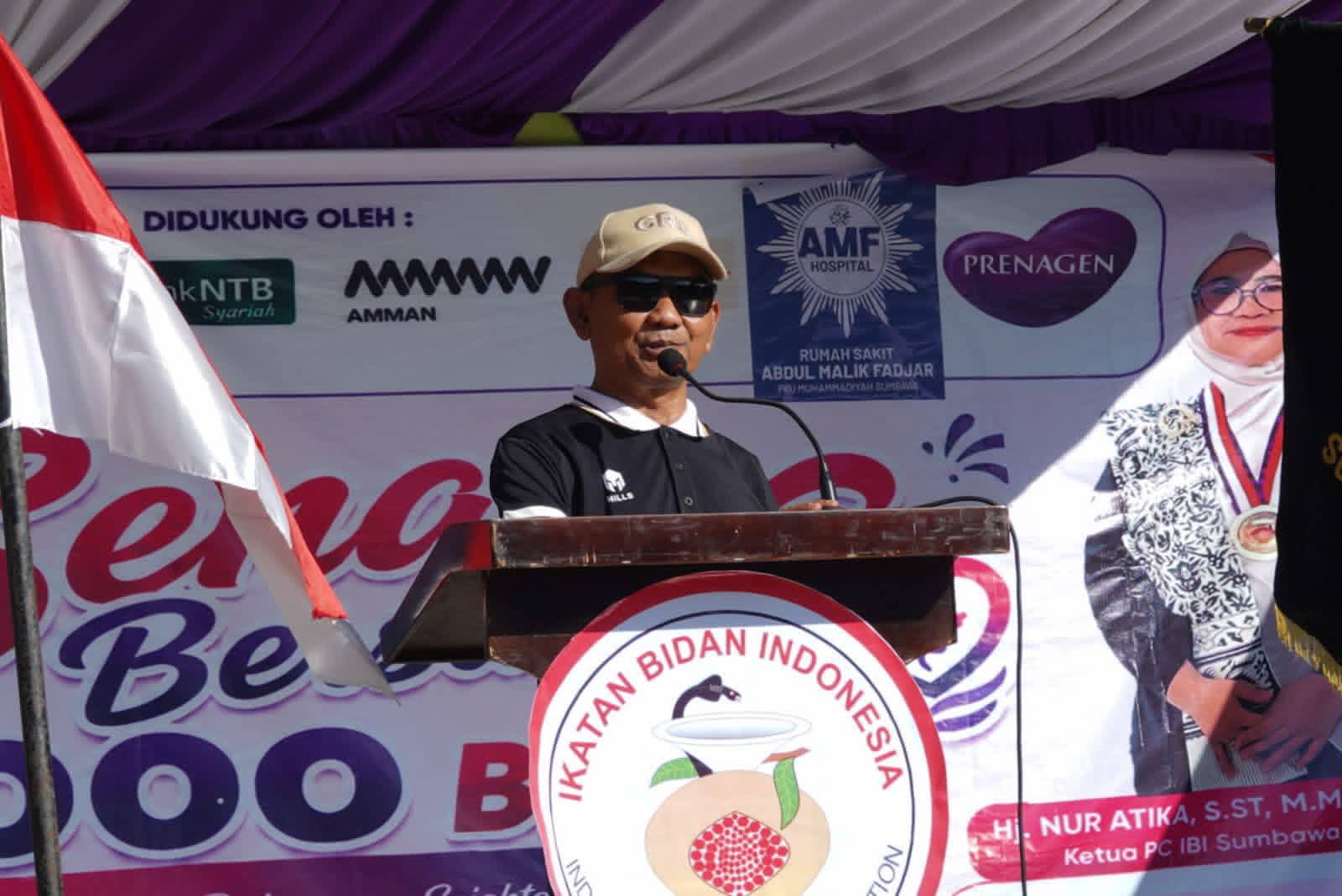 Wabup Ansori Serahkan Bantuan dan Bertekad Tingkatkan Pendidikan Bidan