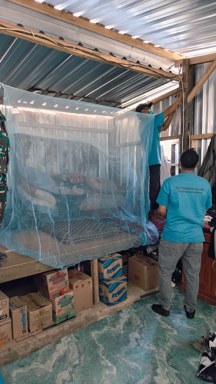 Lindungi Pekerja Tambang, Dinkes Sumbawa Distribusikan 60 Kelambu Berinsektisida di Kecamatan Lantung Lindungi Pekerja Tambang, Dinkes Sumbawa Distribusikan 60 Kelambu Berinsektisida di Kecamatan Lantung