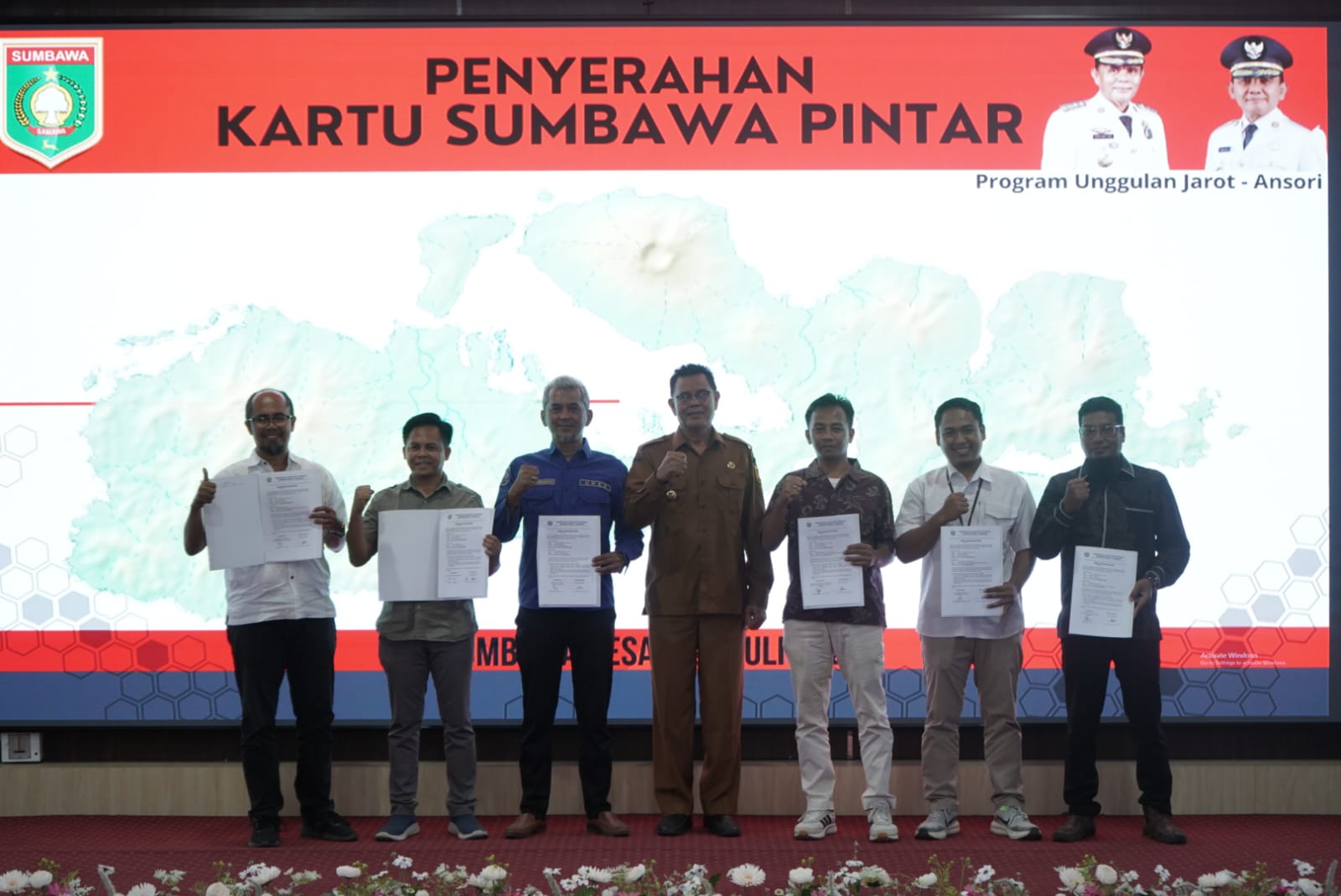 Pemkab Sumbawa Alokasikan Rp10,3 Miliar Dana Pendidikan 2026, Ratusan Mahasiswa Terima Manfaat Pemkab Sumbawa Alokasikan Rp10,3 Miliar Dana Pendidikan 2026, Ratusan Mahasiswa Terima Manfaat