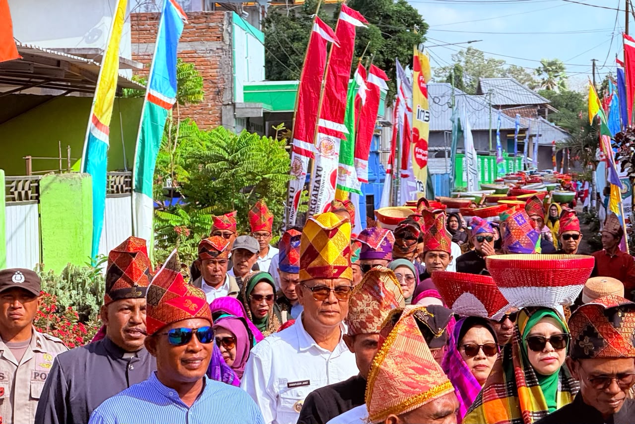 Hadiri Nuja Rame di Desa Lamenta, Bupati Sumbawa Tegaskan Komitmen Lestarikan Budaya Samawa