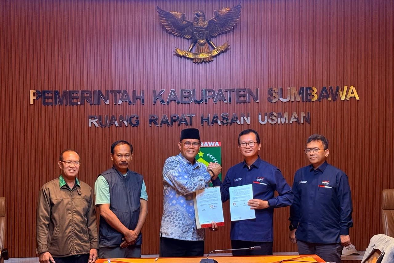 Pemkab Sumbawa dan PT Berdikari Teken MoU Hilirisasi Ayam Terintegrasi Pemkab Sumbawa dan PT Berdikari Teken MoU Hilirisasi Ayam Terintegrasi