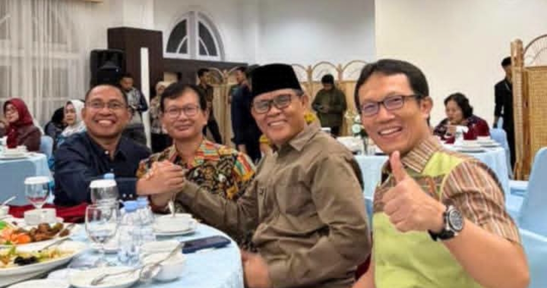 Kejar Investasi Rp1,7 Triliun, Bupati H. Jarot Matangkan Proyek Hilirisasi Unggas di Sumbawa Kejar Investasi Rp1,7 Triliun, Bupati H. Jarot Matangkan Proyek Hilirisasi Unggas di Sumbawa