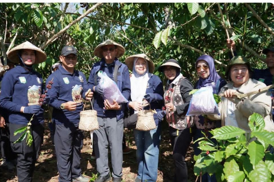 Bupati H. Jarot Dorong Kopi Tepal Mendunia, Festival Ngemar Kawa Jadi Tonggak Agrowisata Batulanteh