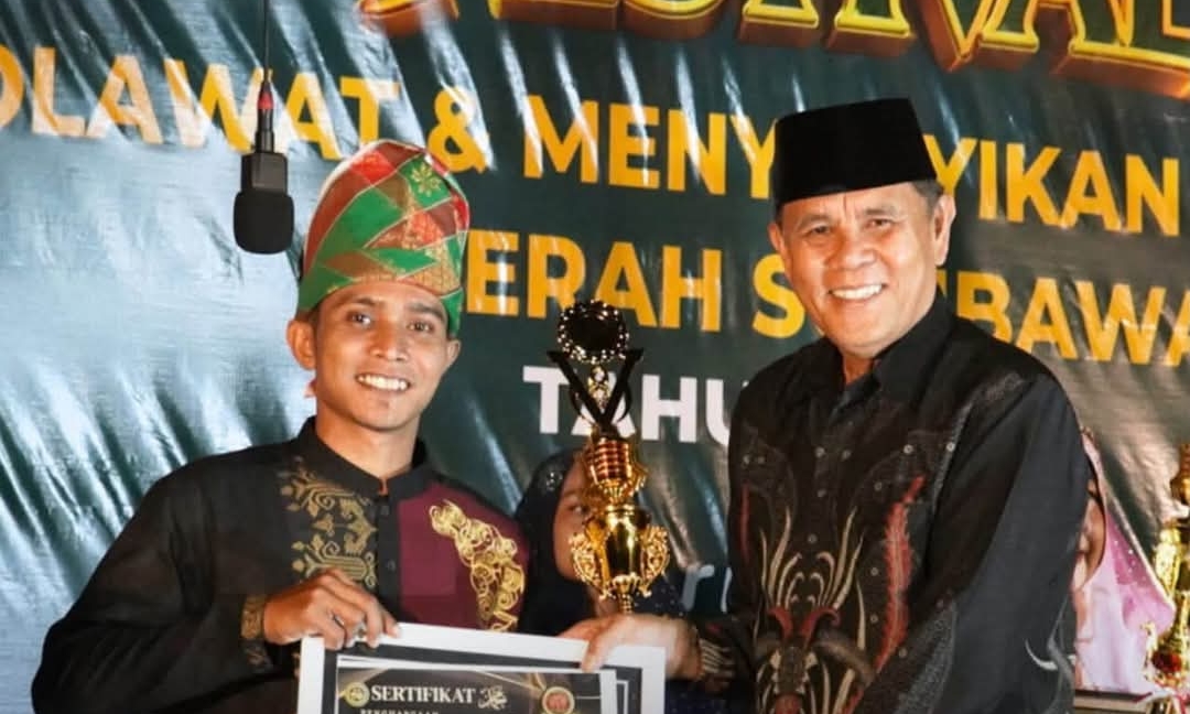 Festival Sholawat Sumbawa: Ajang Pelestarian Budaya Khas Daerah dan Penggerak Ekonomi Masyarakat Festival Sholawat Sumbawa: Ajang Pelestarian Budaya Khas Daerah dan Penggerak Ekonomi Masyarakat