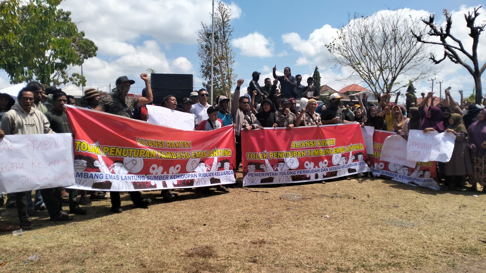 Warga Lantung Tolak Penutupan Tambang Rakyat