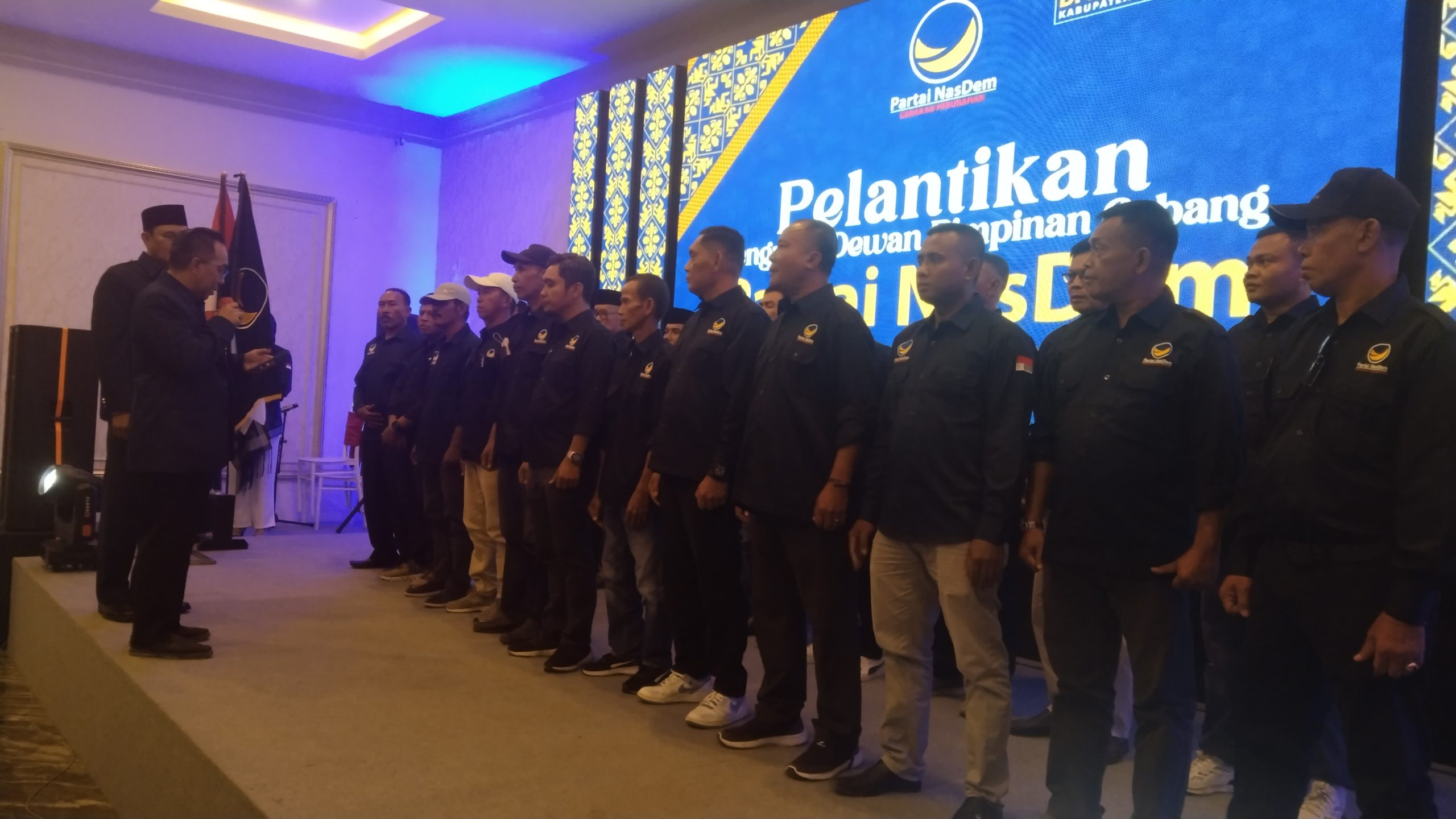Pengurus DPC Nasdem se-Kabupaten Sumbawa Dilantik
